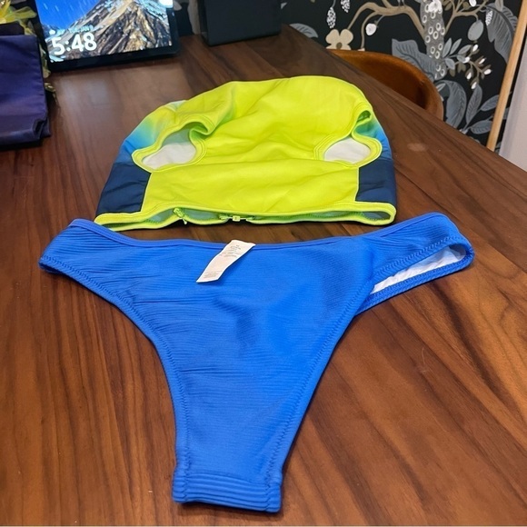 5 for 10 sale!  bathing suit size medium women's! A steal at this price! Sale!﻿﻿ - Picture 3 of 5